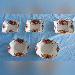 Beautiful Royal Albert Old Country Roses Trinket Dishes.Set of 5 Made In England
